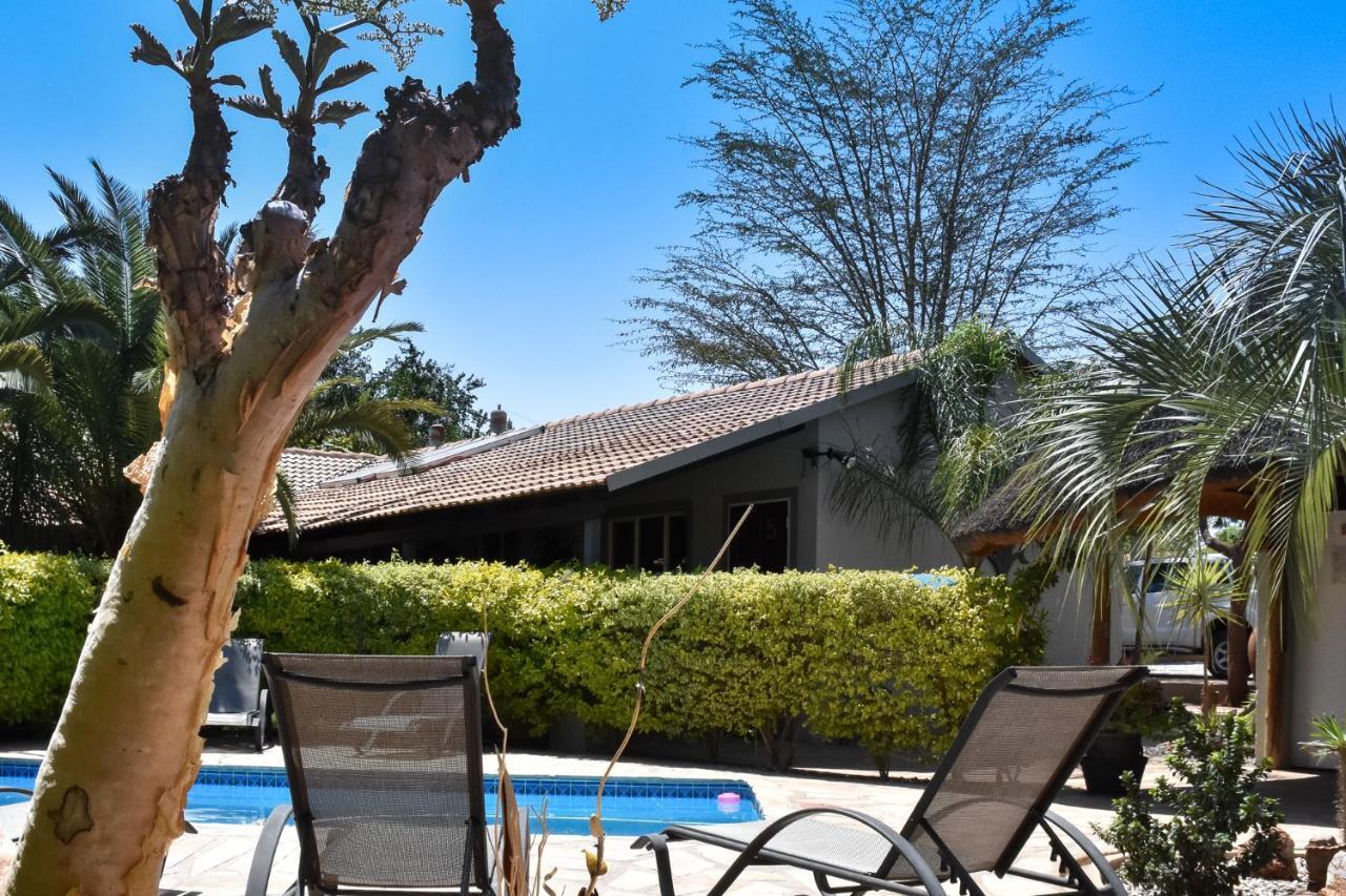 Kamaku Guesthouse Otjiwarongo Extérieur photo