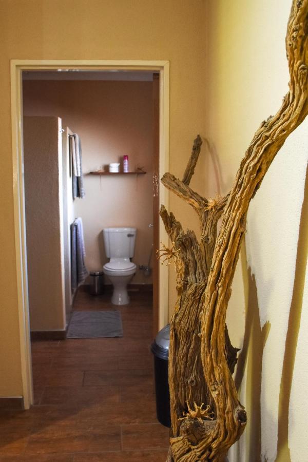Kamaku Guesthouse Otjiwarongo Extérieur photo