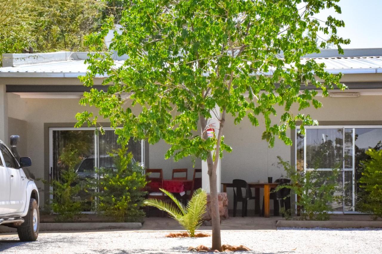 Kamaku Guesthouse Otjiwarongo Extérieur photo